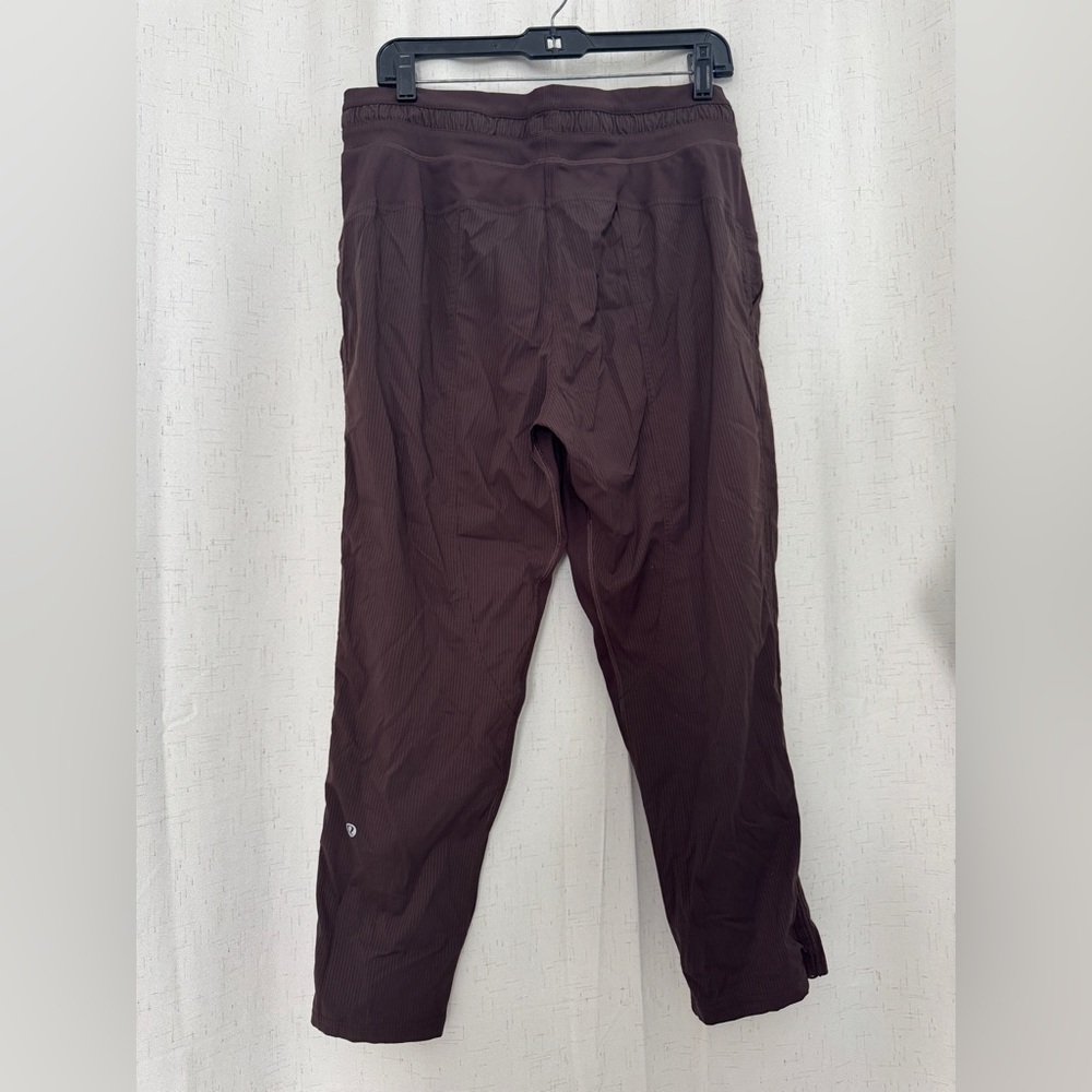 Lululemon Dance Studio Mid-Rise
Cropped Pant size 10 - Picture 7 of 10